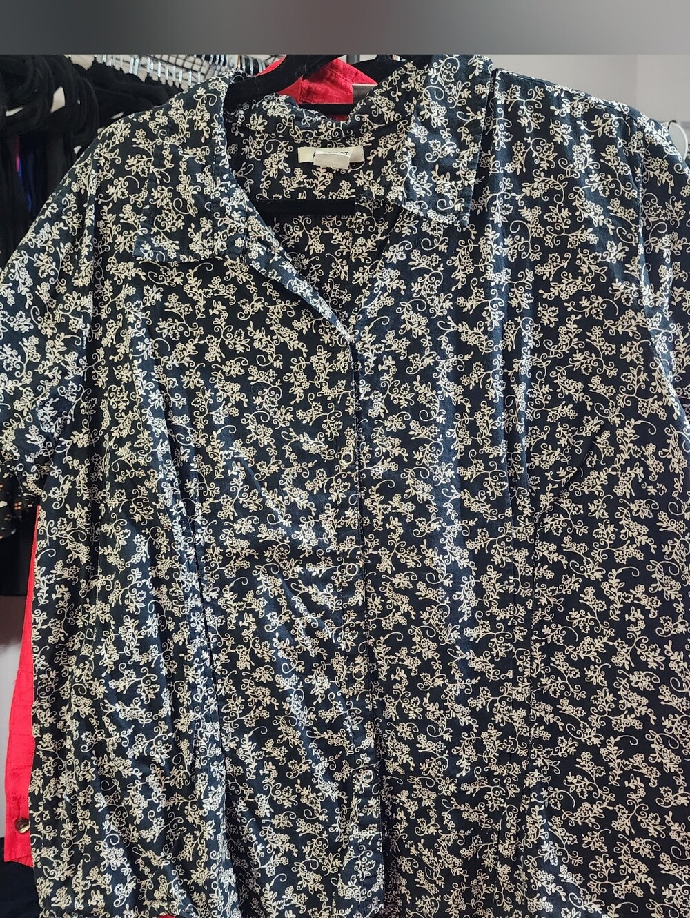 AT LAST Women's  Navy and White Floral Button-Front Top